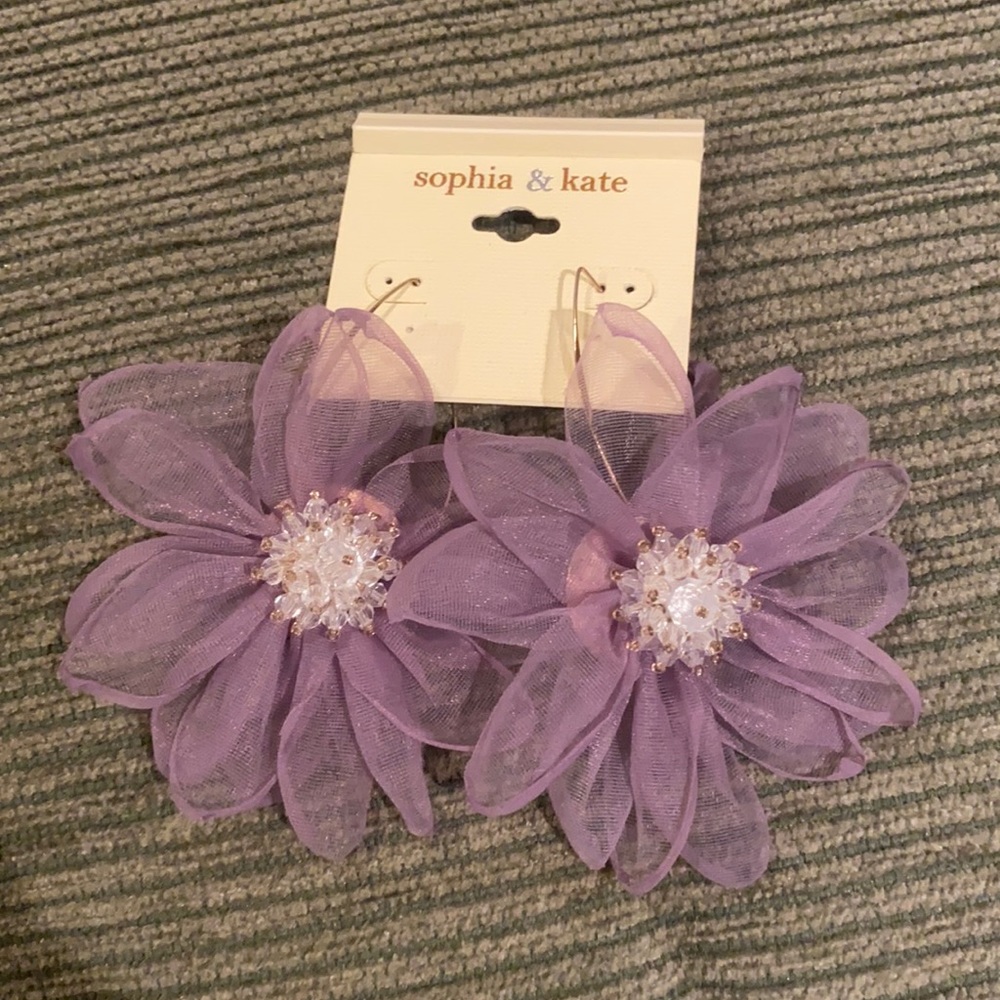 Chic Lavender Flower Earrings